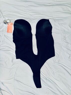 FeelinGirl Black Strapless Plunge Bodysuit
